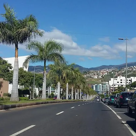 Bright Studio Apartment Funchal (Madeira)